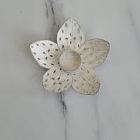 حامل شمع معدن بشكل مميز