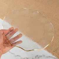 صحن زجاج شفاف بأطراف ذهبيه