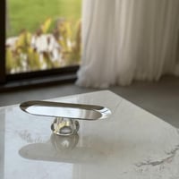 تقديمة استيل بقاعدة زجاج