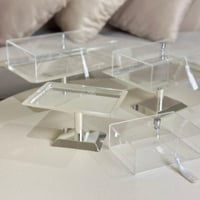 تقديمة مميزة بغطاء اكريلك