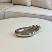 تحفة سيراميك بشكل مميز