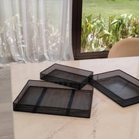 صينية تقديم معدن بلون اسود