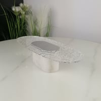 تقديمة اكريلك بقاعدة رخام