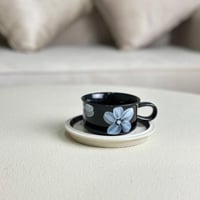 كوب سيراميك بقاعدة