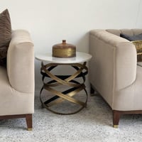 طاولة معدن بسطح رخام