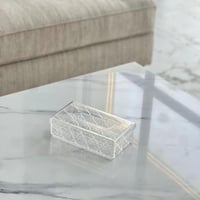 علبة مناديل اكريلك