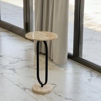 طاولة معدن بسطح ترافنتينو