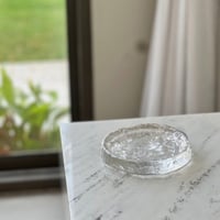 تقديمة زجاج شفاف