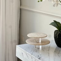 تقديمة رخام بقاعدة اكريلك