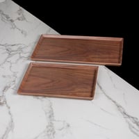 صينية تقديم بلاستيك بشكل خشبي مميز