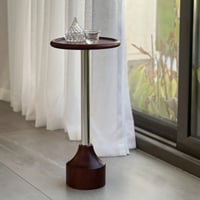 طاولة خشب فضي