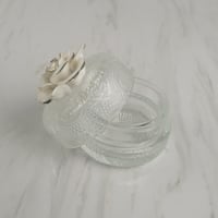 علبة زجاج صغيرة