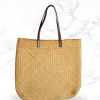 سله من الخزف الطبيعي