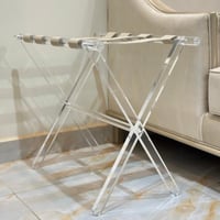 طاولة اكريلك