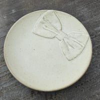 صحن تقديم سيراميك بنقشة مميزة