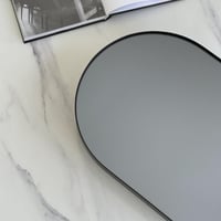 طاولة خدمة ارضية بسطح مراية