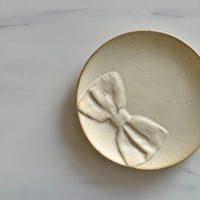 صحن تقديم سيراميك بنقشة مميزة