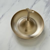 تقديمة معدن بشكل مميز