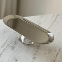 تقديمة استيل بقاعدة زجاج