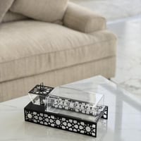 علبة مناديل مع علبة اكريلك بقاعدة معدن