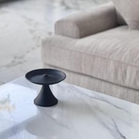 تقديمة معدن بلون اسود