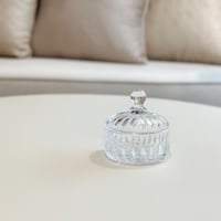 تقديمة زجاج صغيرة