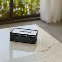 علبة مناديل معدن بغطاء اكريلك