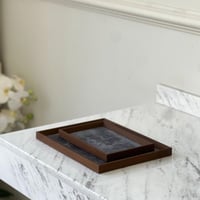 منظم خشب بمفرش مخمل