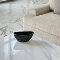 تقديمة سيراميك لون اسود