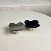 تقديمة معدن بقاعدة ترفنتينو