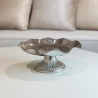 تقديمة معدن مميزة