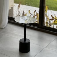 طاولة معدن اسود بسطح اكريلك