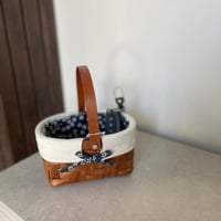 سلة خزف طبيعي