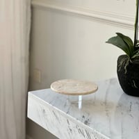 تقديمة رخام بقاعدة اكريلك