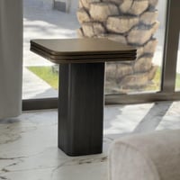 طاولة معدن بشكل مميز