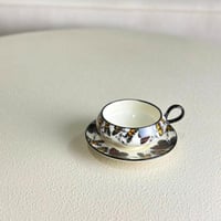 كوب سيراميك مع قاعدة