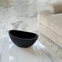 تقديمة سيراميك لون اسود
