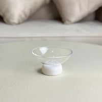 تقدمة بقاعدة رخام