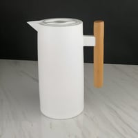 ترمس بمقبض خشبي