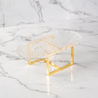 تقديمة أكريليك بقاعدة ذهبية