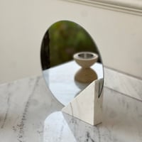 مراية بقاعدة رخام