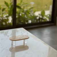 تقديمة رخام بقاعدة اكريلك