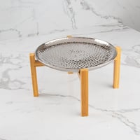 تقديمة بقاعده خشبيه