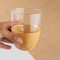 كوب بقاعده خشبيه