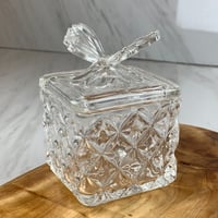 علبة زجاج انيقة