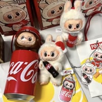 ميدالية لابوبو كوكاكولا بوب مارت - Labubu Coca Col...