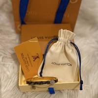 اسوارة لويس فيتون (ال في) - تسليم فوري - LV Bracel...