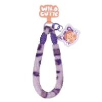 ميدالية كراي بيبي وايلد بت كيوتي الاصدار البني بوب...