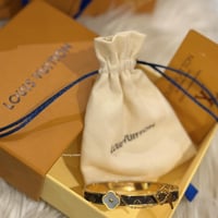 اسوارة لويس فيتون (ال في) - تسليم فوري - LV Bracel...