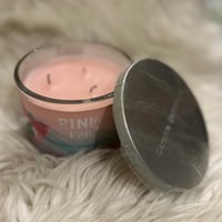 شمعة كراميل باث اند بودي- تسليم فوري - Caramel Bat...